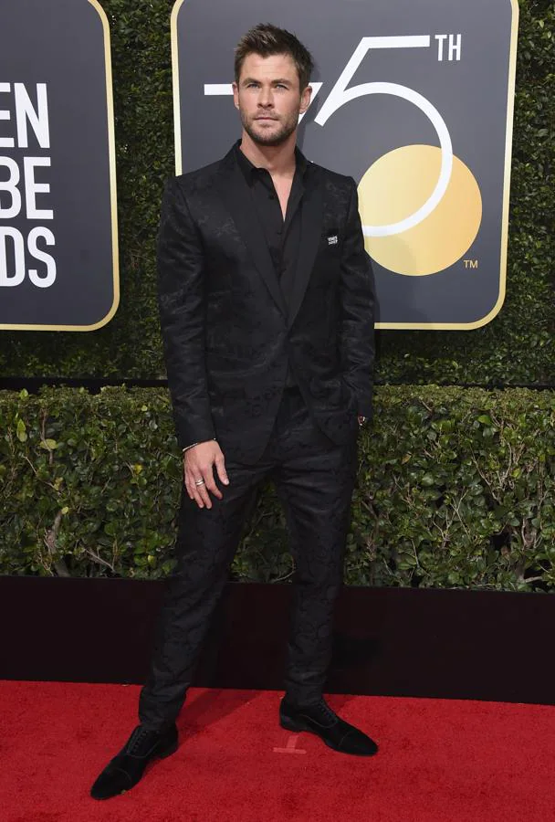 Chris Hemsworth. También de negro al completo, el actor optó por un toque de originalidad con una chaqueta brocada. El traje al completo lo firma Etro.