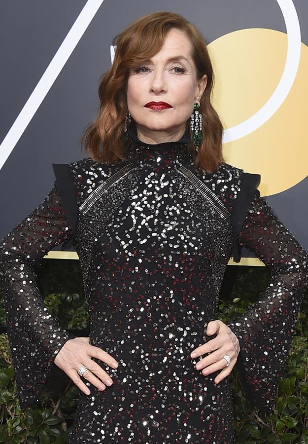 Isabelle Huppert. La presentadora de la gala llevaba unos pendientes de la colección Alta Joyería de Chopard. Sus anillos también pertenecían a la marca, espléndidos ejemplares de oro blanco y diamantes y platino y diamantes respectivamente