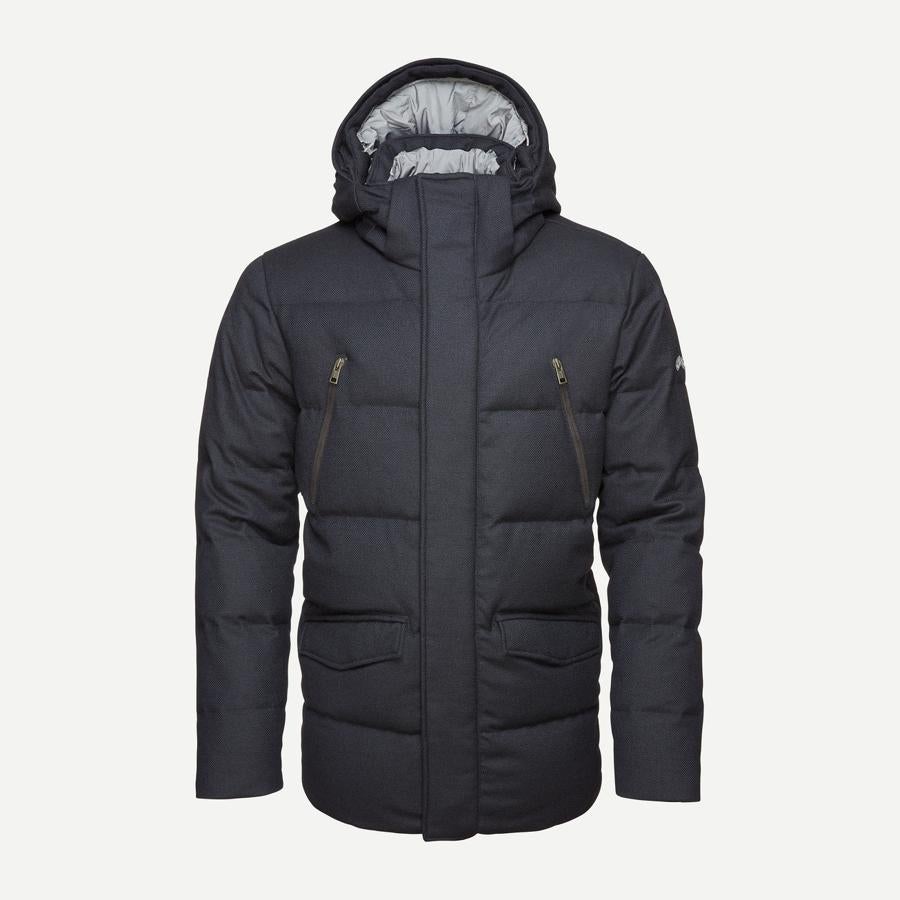 La mejor ropa de nieve para tomar las cumbres