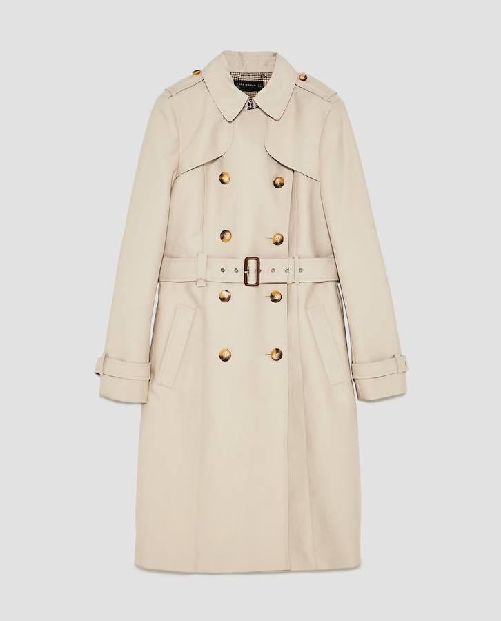 TRENCH MIDI de Zara por 59.99 euros. 