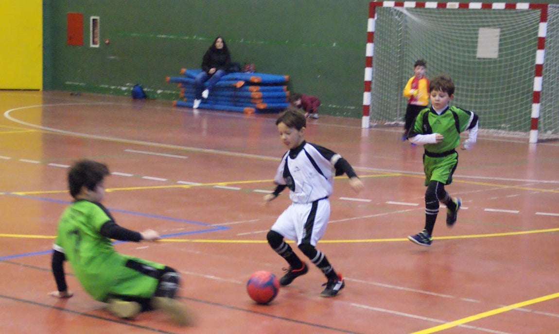 Las mejores imágenes del partido entre Salesianos Carabanchel &quot;B&quot; y Fray Luis de León &quot;A&quot;