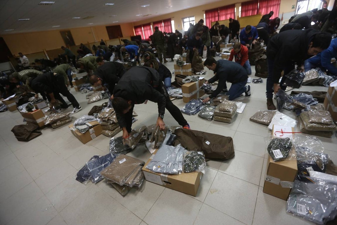 Incorporación de 699 aspirantes a militar de tropa en el acuartelamiento de Camposoto