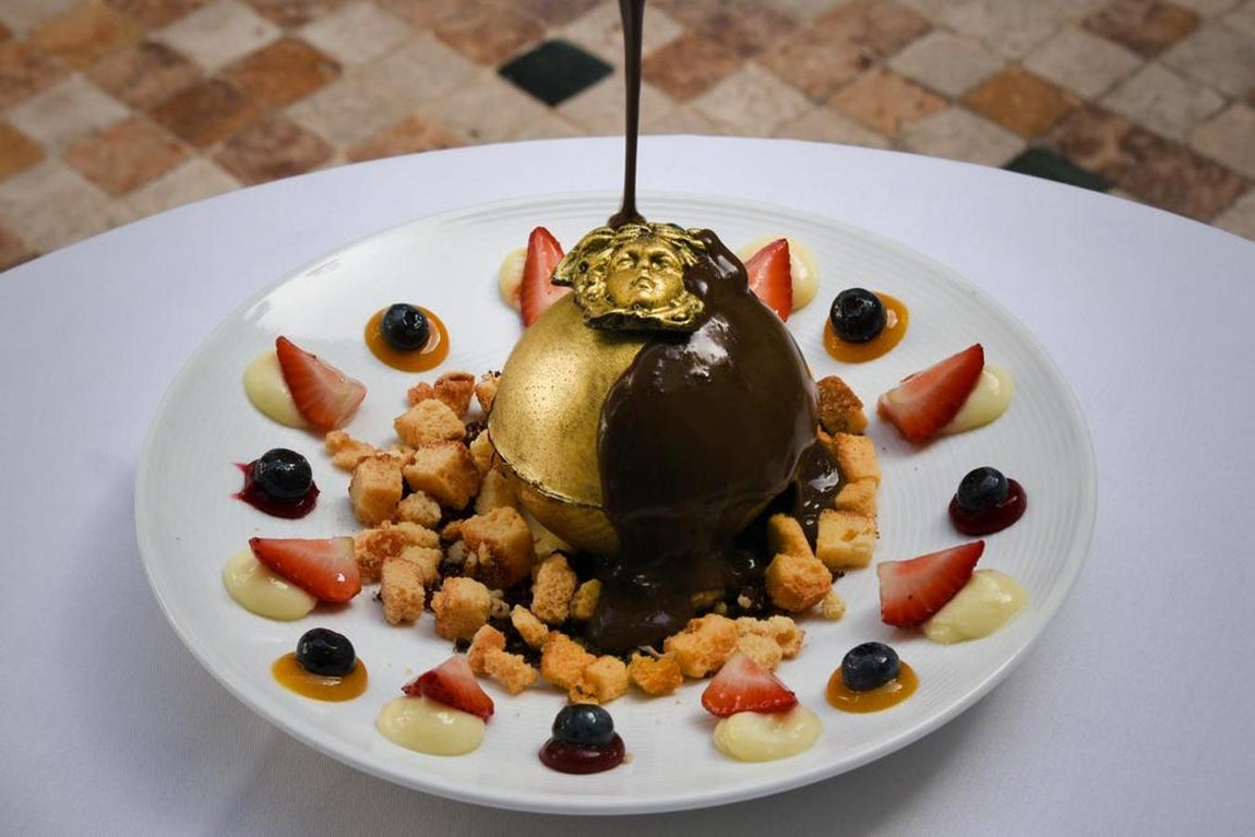 Gianni's. El Gianni's es el restaurante de lujo del complejo, sus platos más laureados son la langosta y el caviar