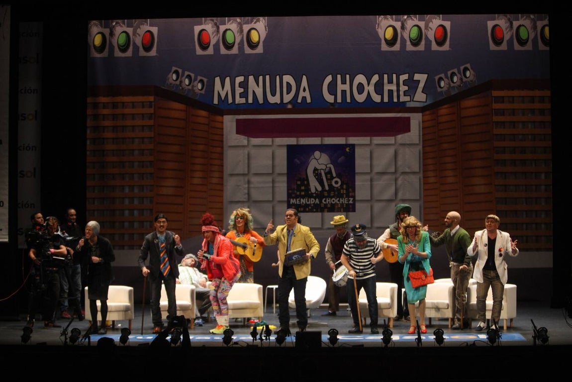 Carnaval de Cádiz 2018: la actuación de la chirigota de Sevilla «Felices a las cuatro», en imágenes