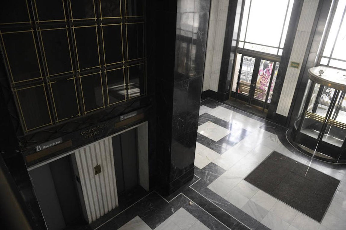 5.. Como informó ABC, el futuro hotel Riu Plaza ocupará 24 de las 27 plantas del Edificio España