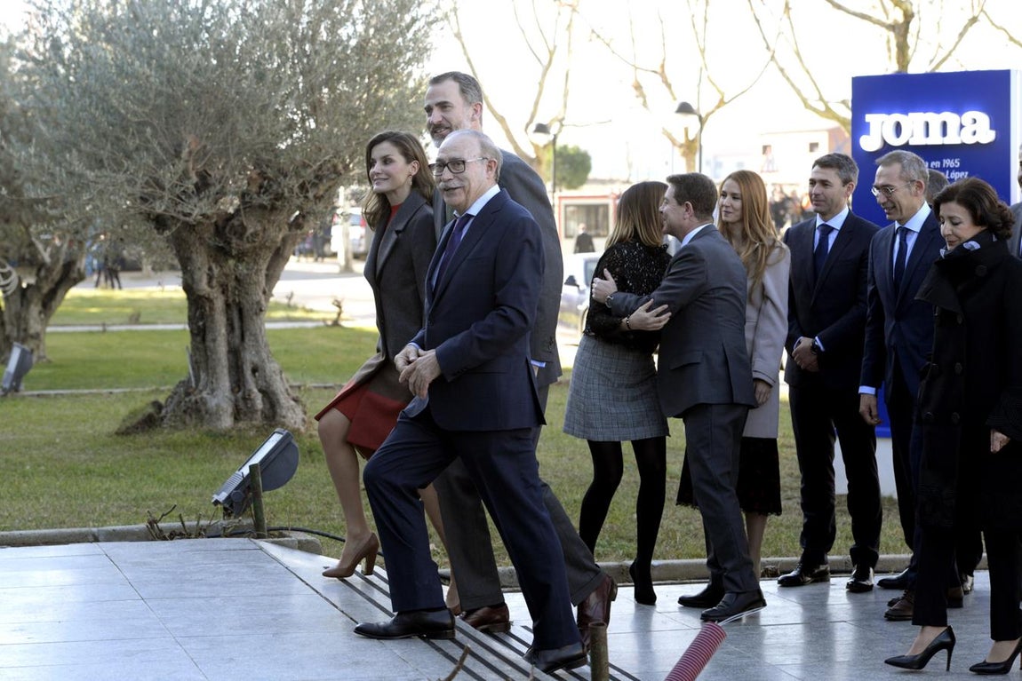 En imágenes: los Reyes, en la sede de Joma