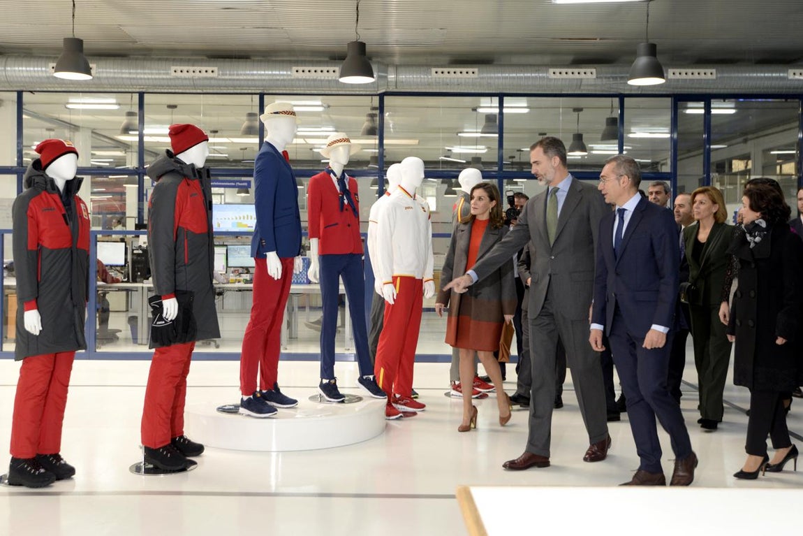 En imágenes: los Reyes, en la sede de Joma