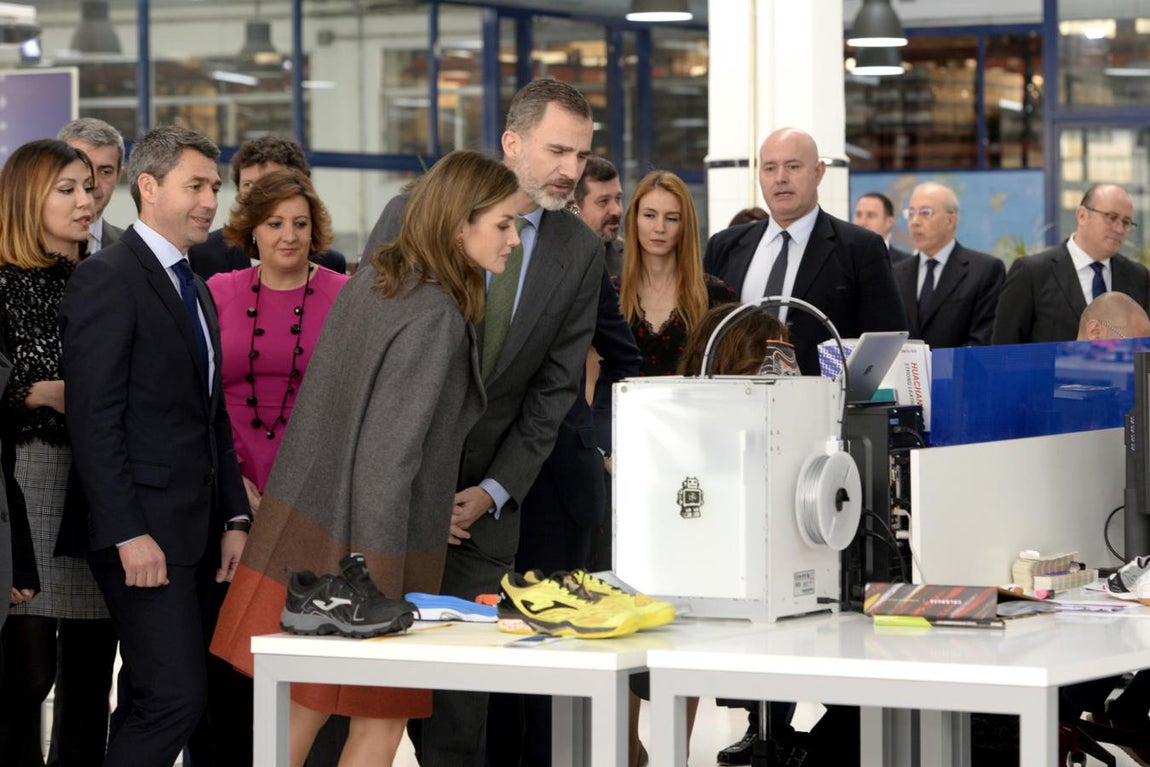 En imágenes: los Reyes, en la sede de Joma