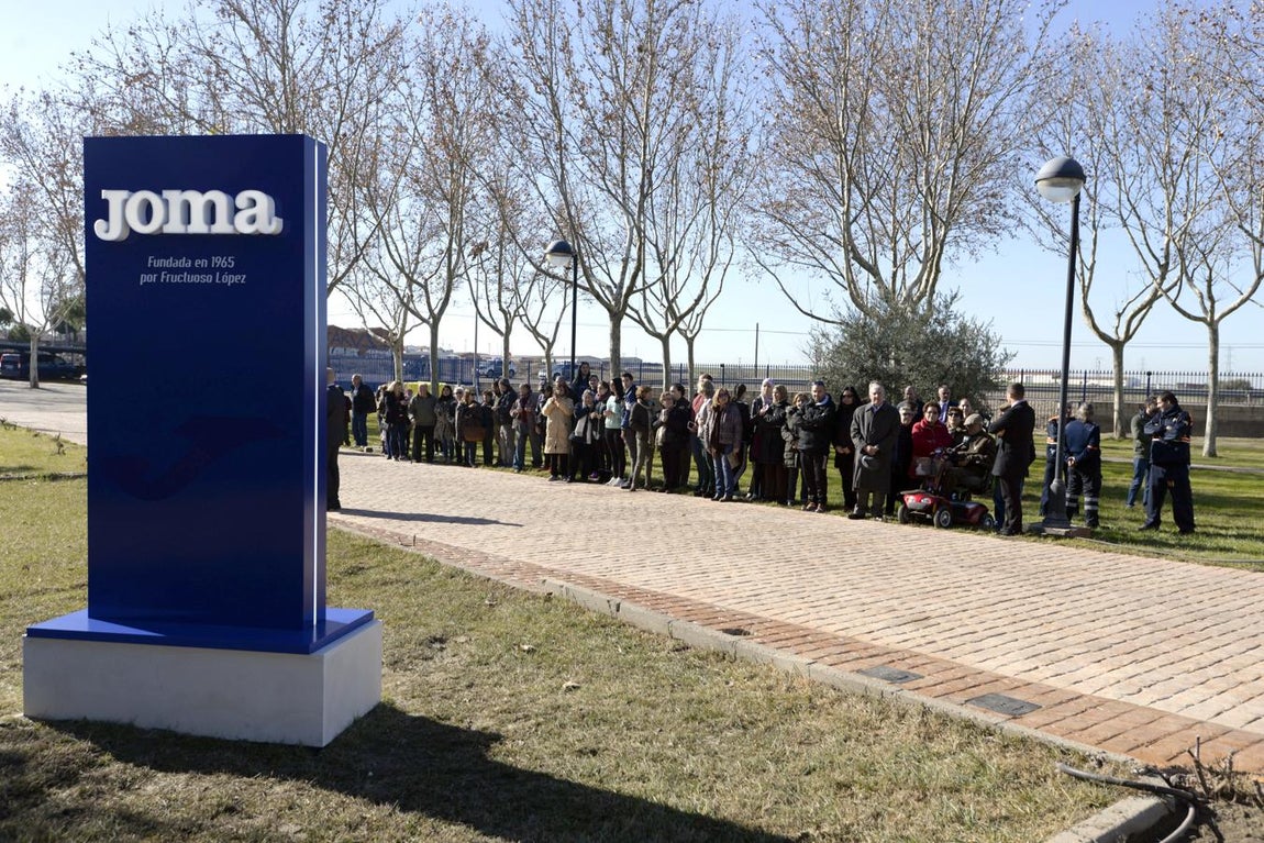 En imágenes: los Reyes, en la sede de Joma