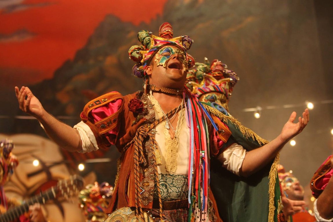 FOTOS: Comparsa El perro andalú de Martínez Ares en el COAC 2018