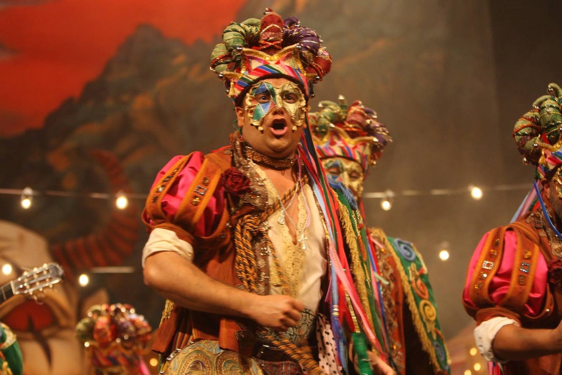 FOTOS: Comparsa El perro andalú de Martínez Ares en el COAC 2018