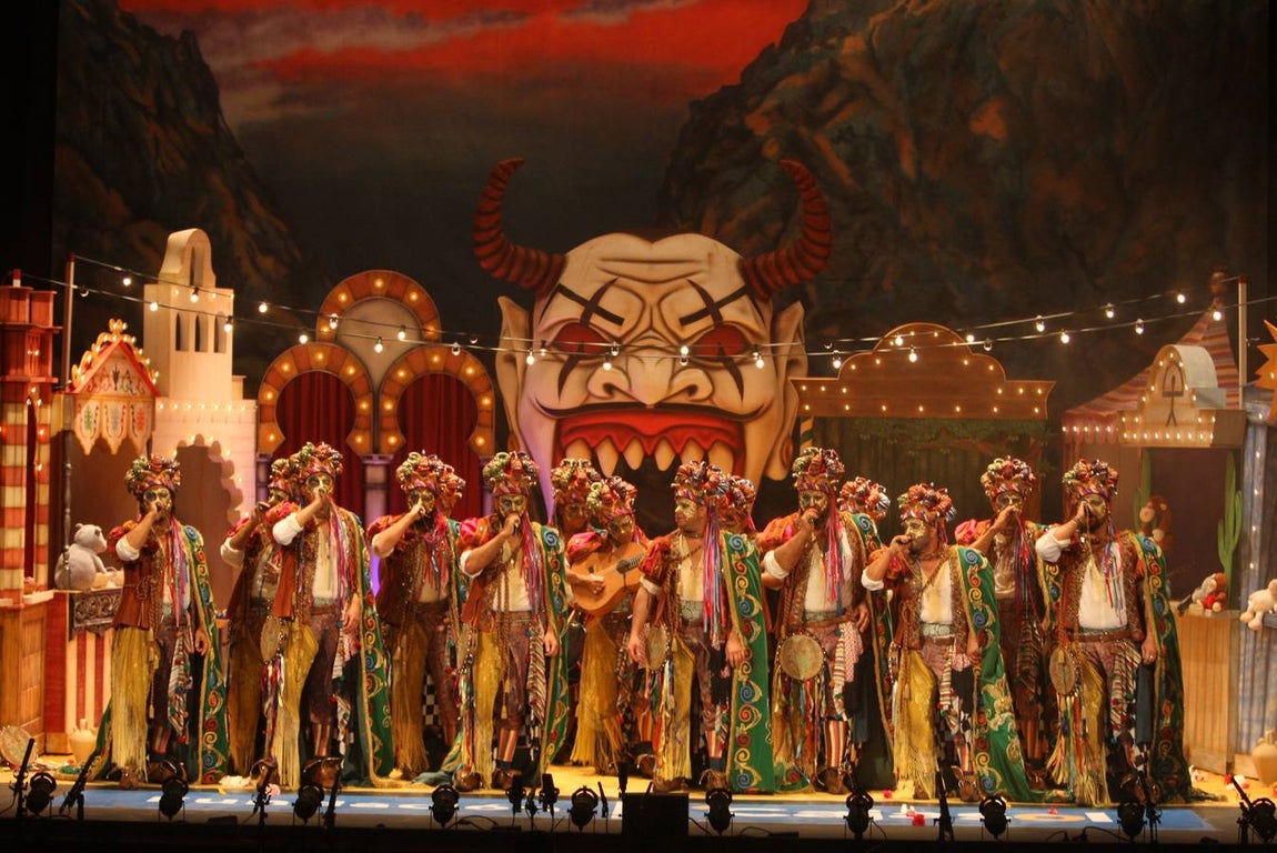 FOTOS: Comparsa El perro andalú de Martínez Ares en el COAC 2018