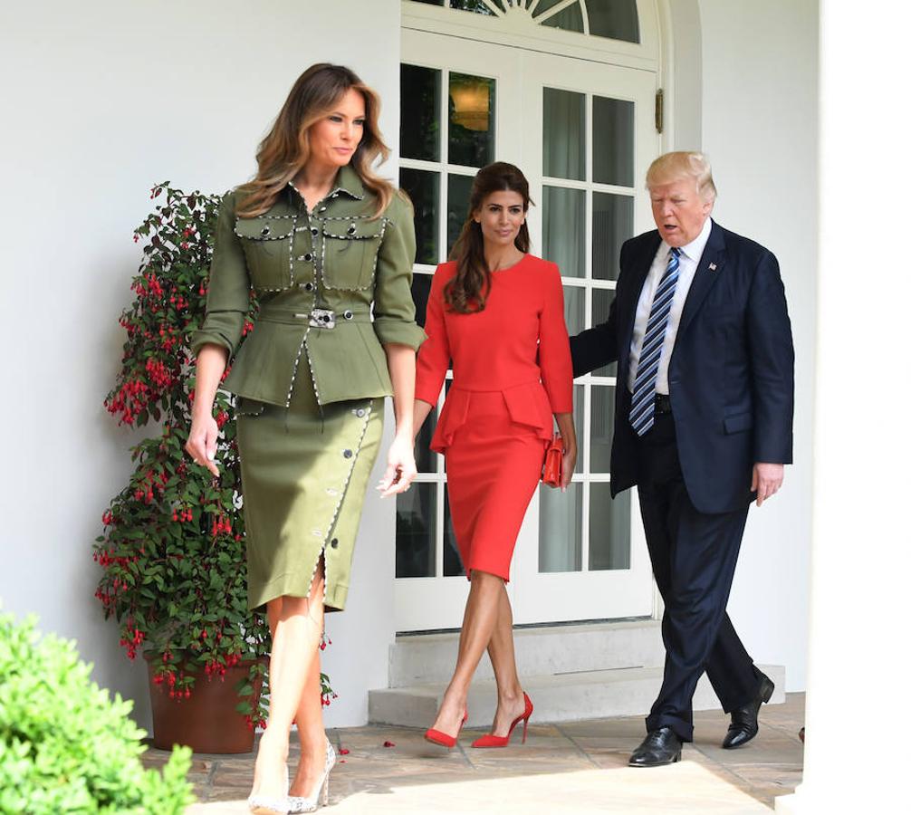 De inspiración militar para recibir al presidente Argentino y su mujer. Firmado por Altuzarra. 