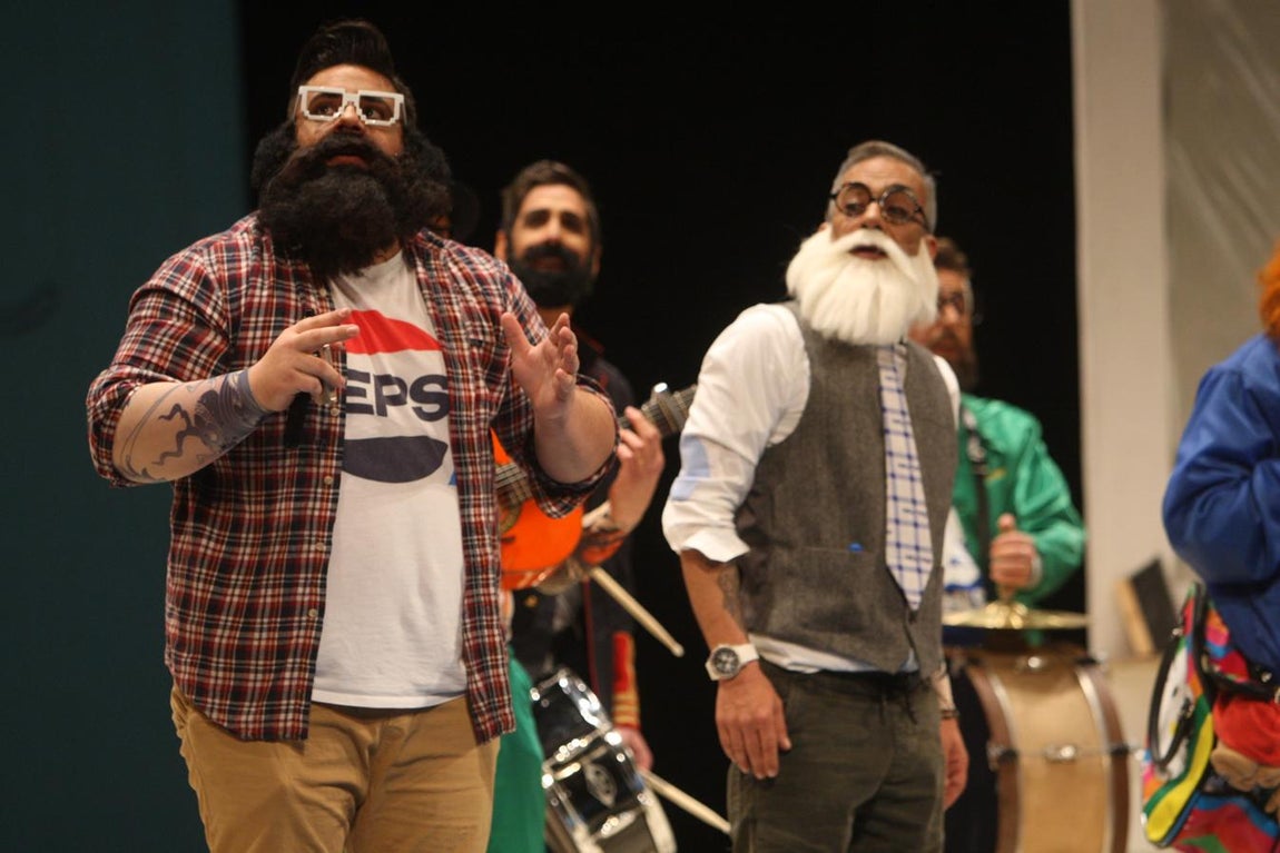 FOTOS: chirigota &#039;Los que se mueren por su barbi&#039; en el COAC 2018