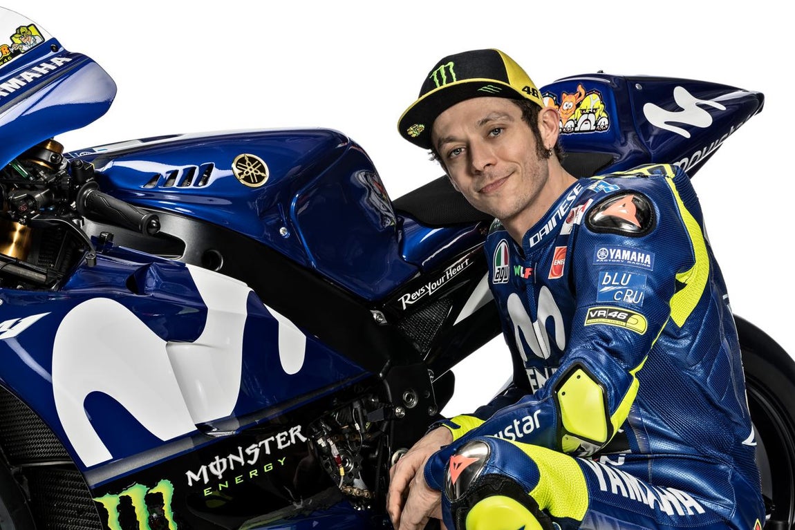 Rossi y Viñales presentan la nueva Yamaha en Madrid