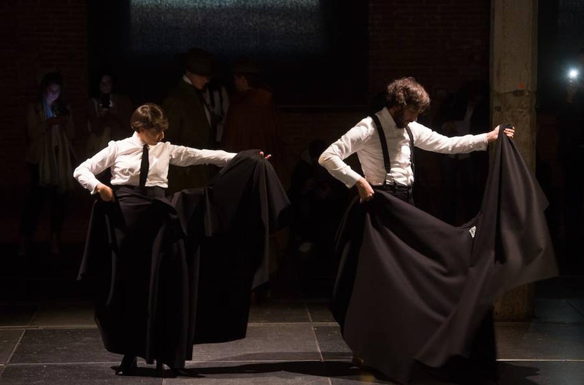 El desfile de Oteyza, en imágenes