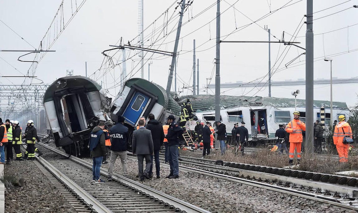 En imágenes, el accidente de un tren en Italia deja tres muertos y más de cien heridos