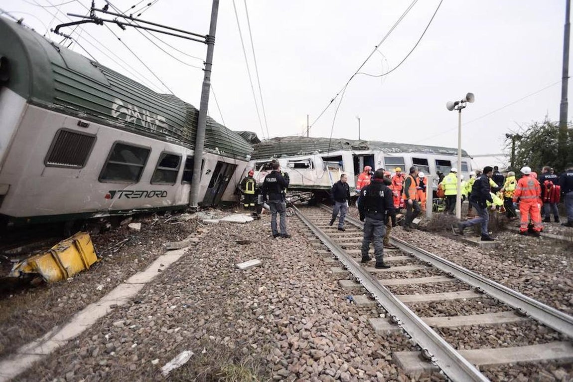 En imágenes, el accidente de un tren en Italia deja tres muertos y más de cien heridos