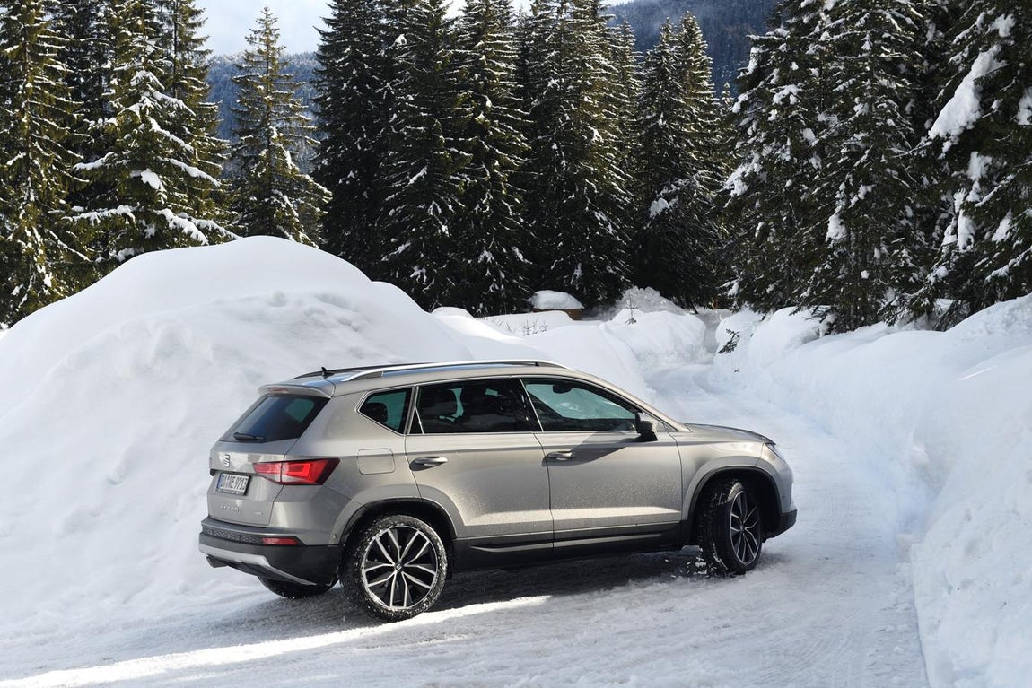 Fotogalería: el Ateca y el León X-Perience y Cupra, a prueba en la nieve