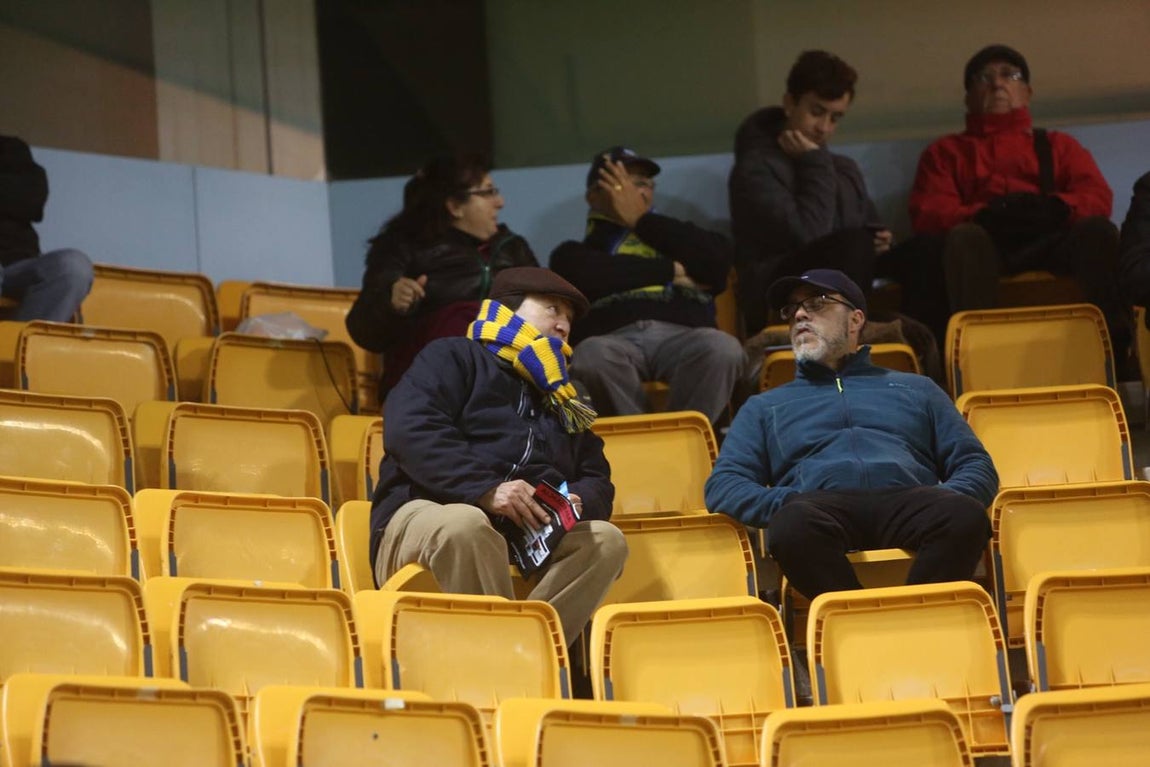 Búscate en el Cádiz-Lugo en las gradas de Carranza