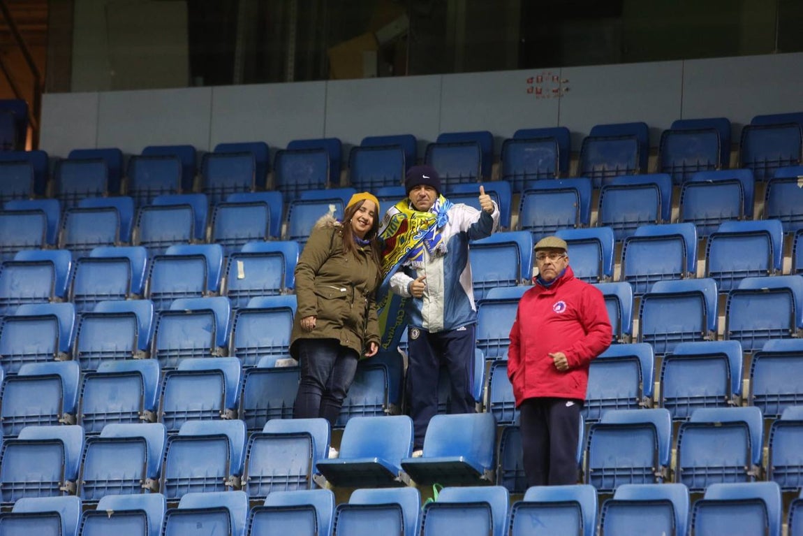Búscate en el Cádiz-Lugo en las gradas de Carranza