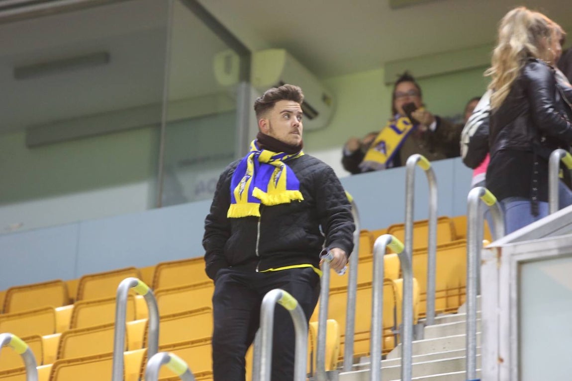 Búscate en el Cádiz-Lugo en las gradas de Carranza