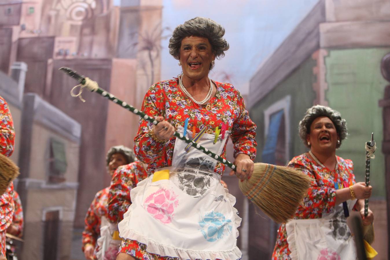 FOTOS: Chirigota Los pinchapelotas en el Carnaval de Cádiz 2018