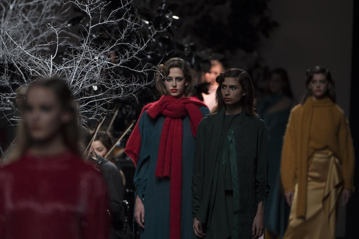 El art-decó de Isabel Núñez cierra la pasarela