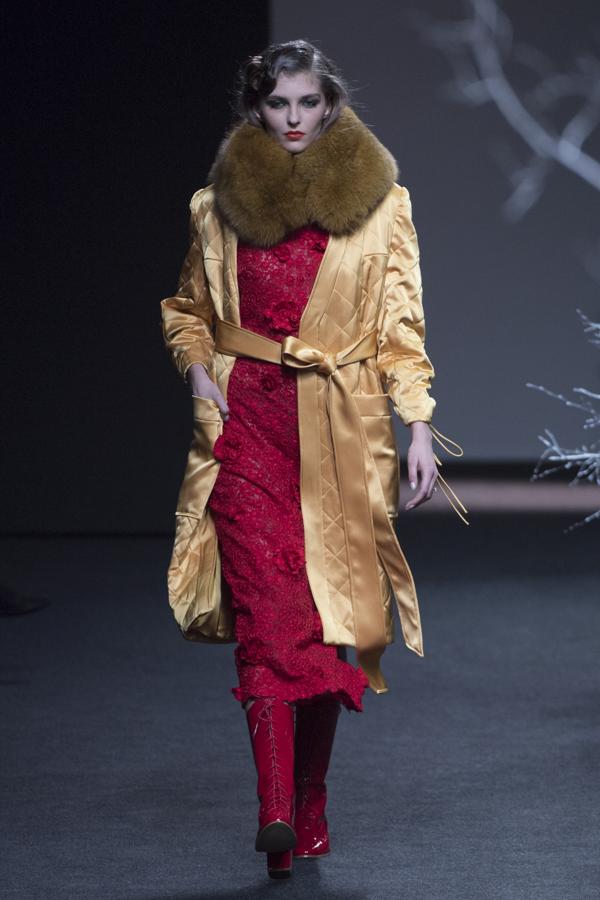 El art-decó de Isabel Núñez cierra la pasarela