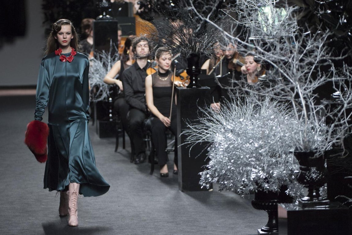 El art-decó de Isabel Núñez cierra la pasarela