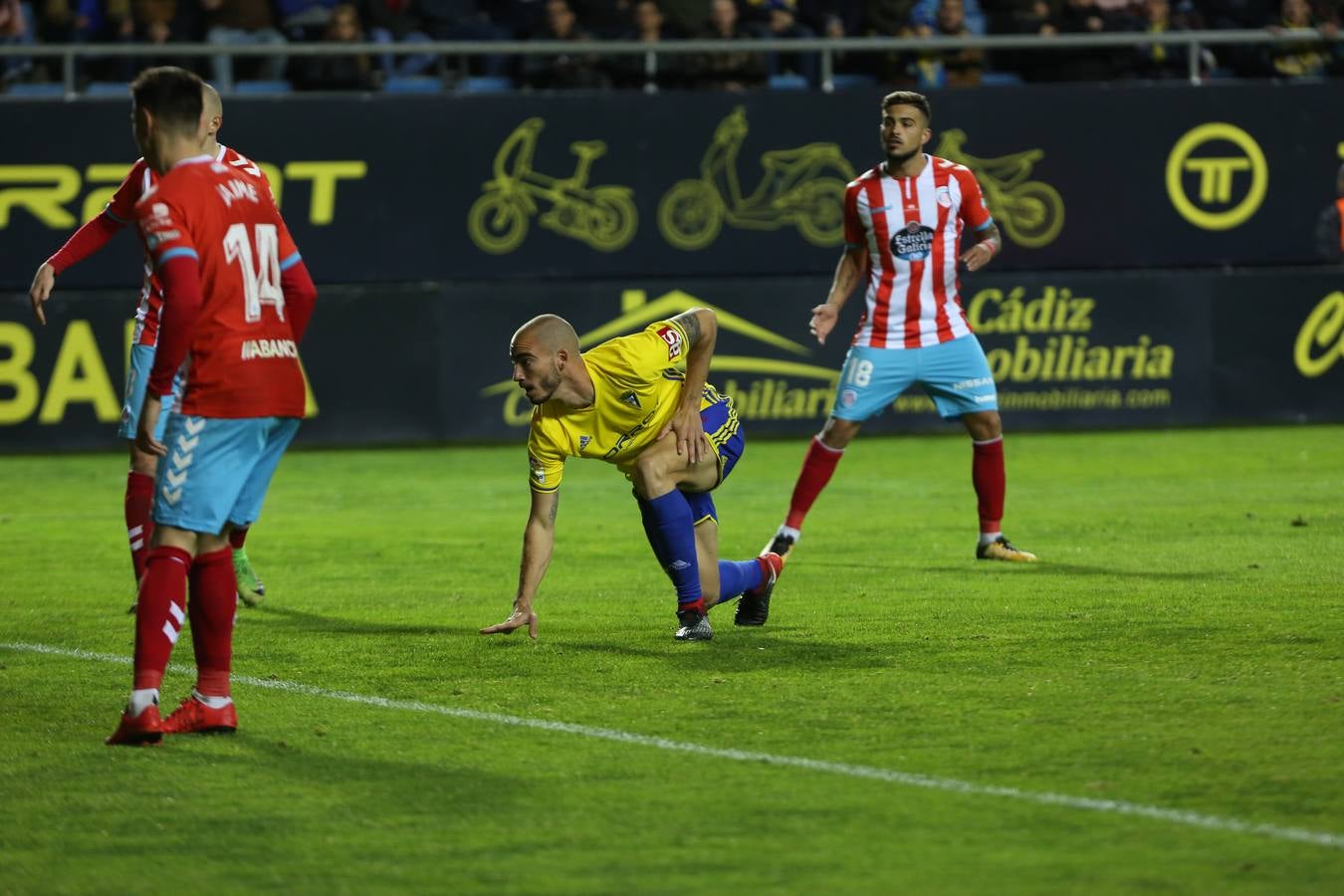 FOTOS: Cádiz CF - Lugo en Carranza