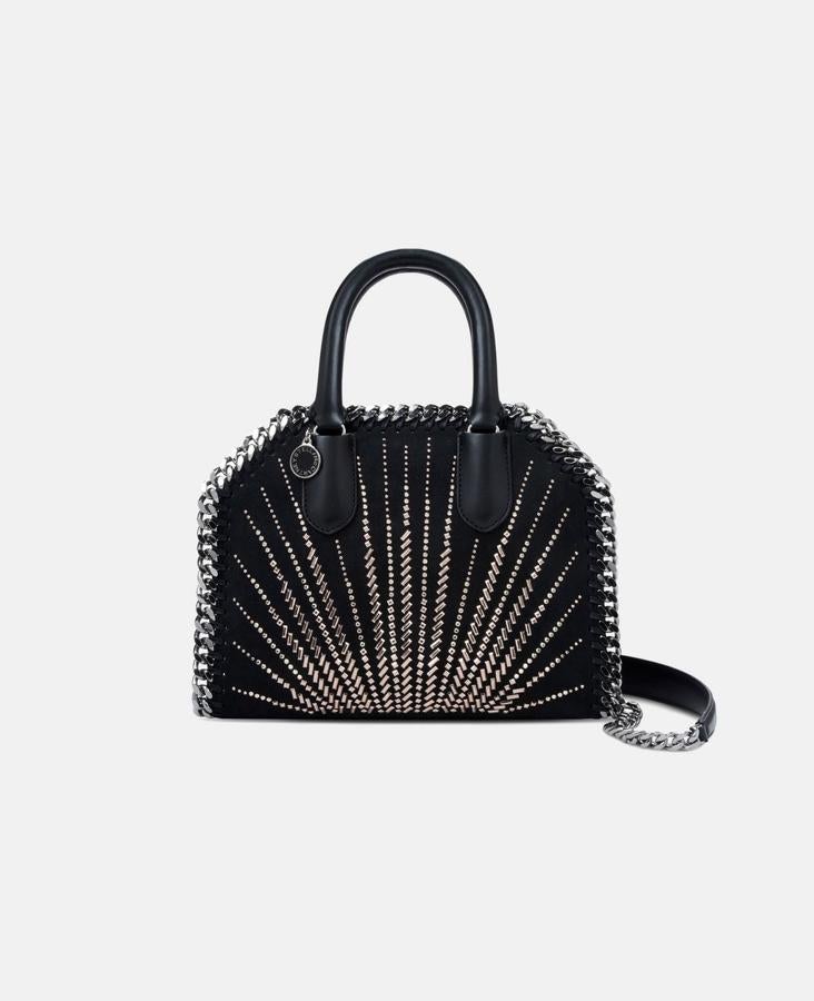 Stella McCartney. Modelo Black Falabella Box. (Precio: De 1.025 a 718 euros)