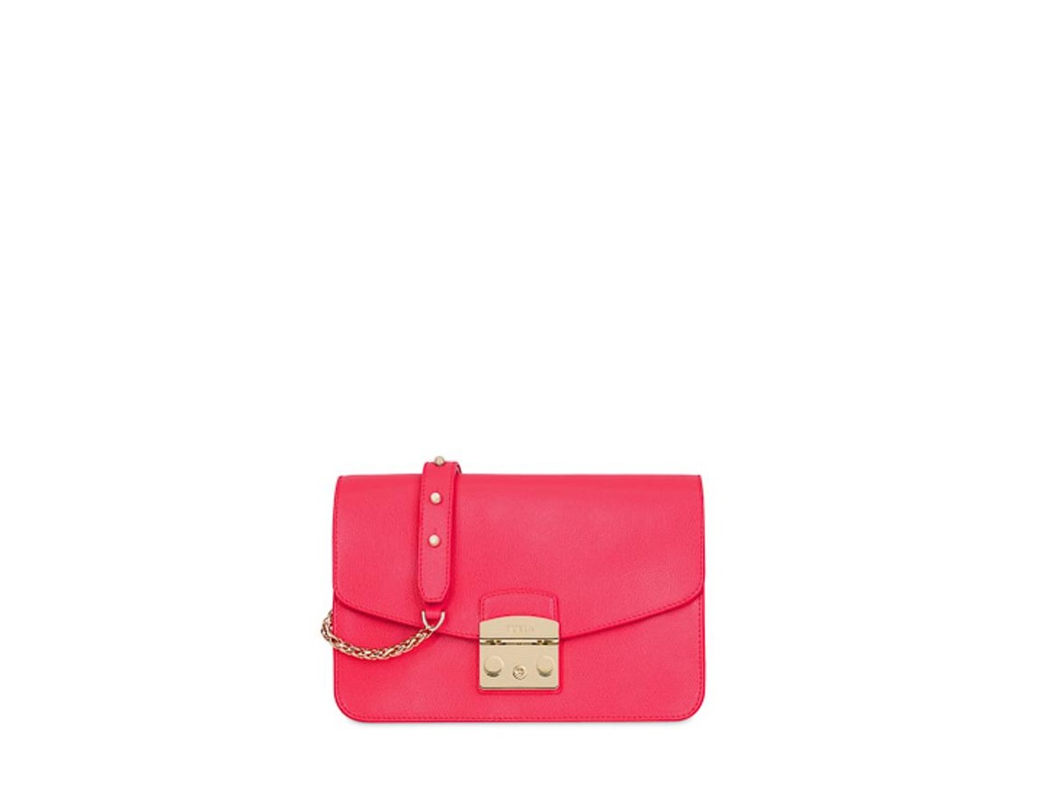 Furla. Modelo Metropolis con detalle en el asa en color rosa. (Precio: De 320 a 224 euros)