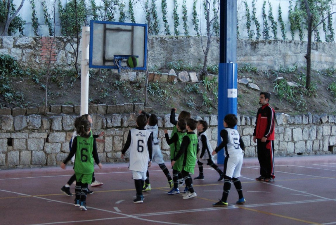 Las mejores imágenes del encuentro de baloncesto entre Virgen de Mirasierra “A” y Nuestra Señora de las Nieves