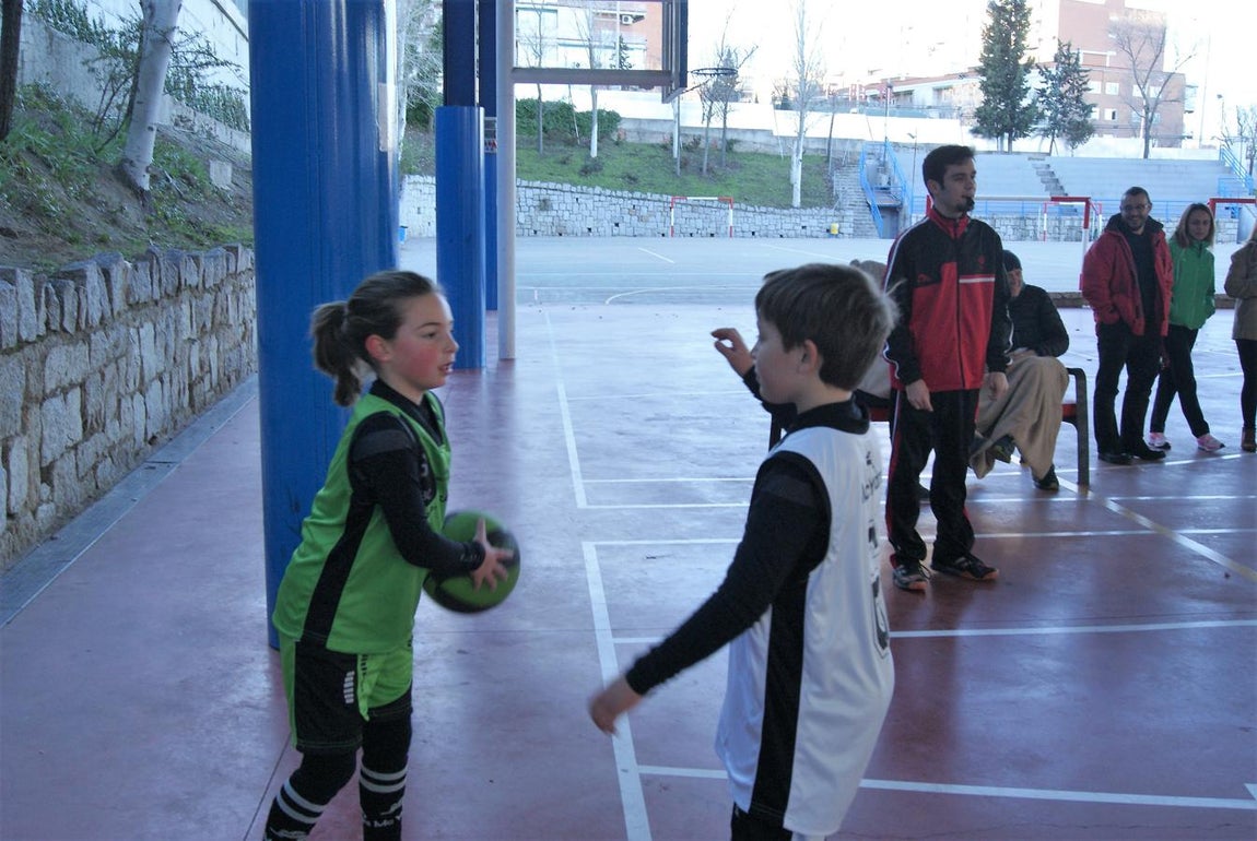Las mejores imágenes del encuentro de baloncesto entre Virgen de Mirasierra “A” y Nuestra Señora de las Nieves