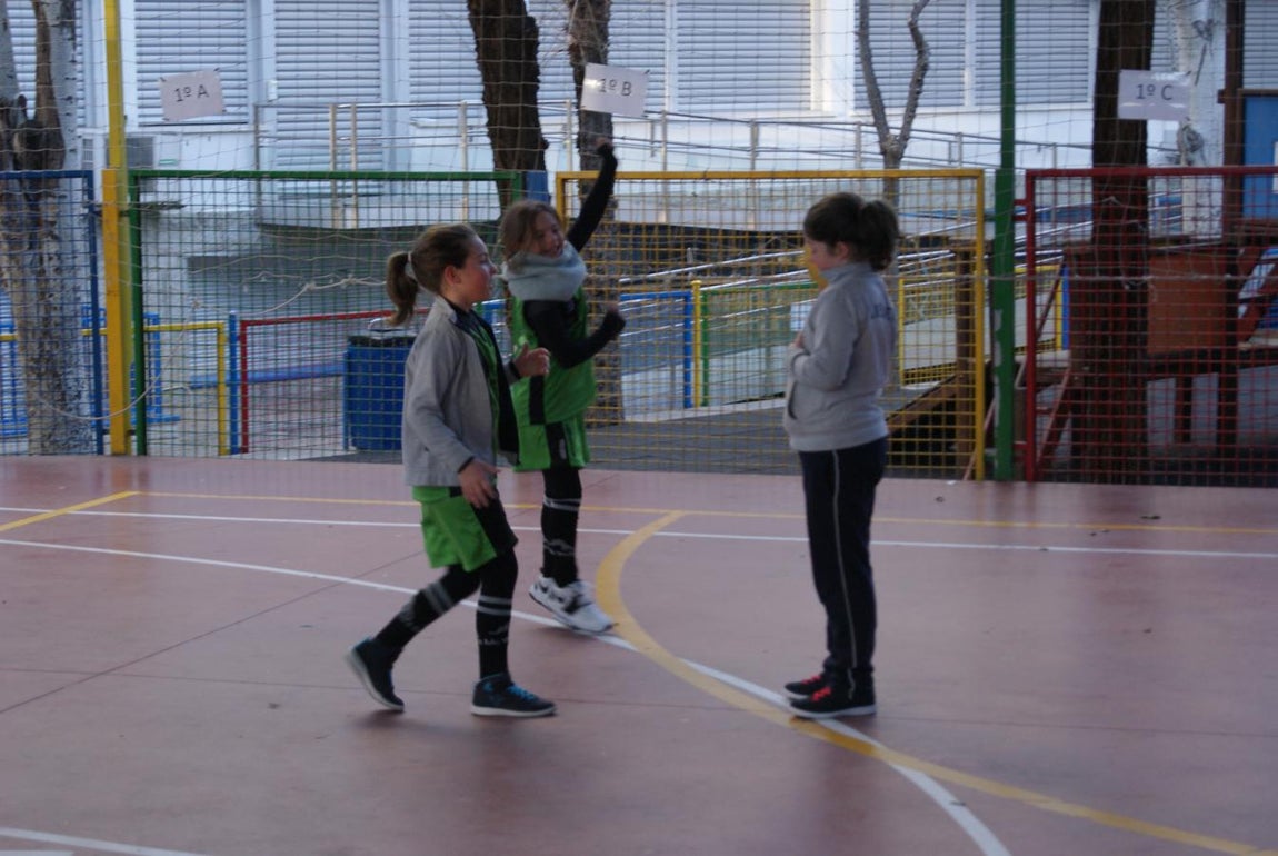 Las mejores imágenes del encuentro de baloncesto entre Virgen de Mirasierra “A” y Nuestra Señora de las Nieves