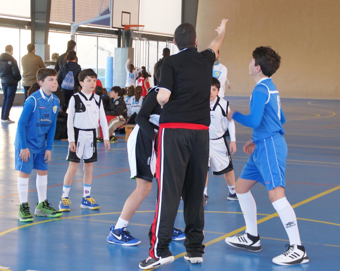 Las mejores imágenes del partido de baloncesto que enfrentó al San Agustín y al Miramadrid
