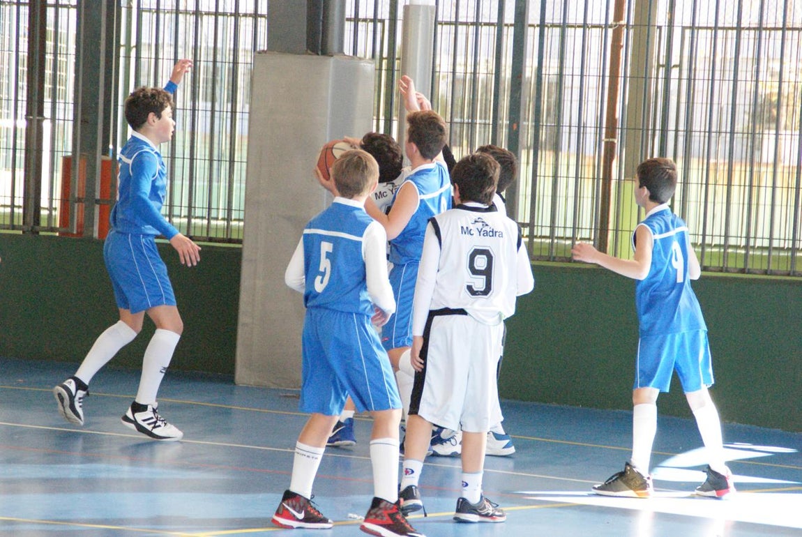 Las mejores imágenes del partido de baloncesto que enfrentó al San Agustín y al Miramadrid