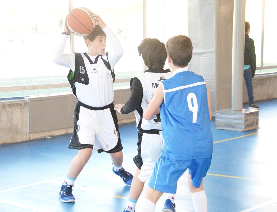 Las mejores imágenes del partido de baloncesto que enfrentó al San Agustín y al Miramadrid