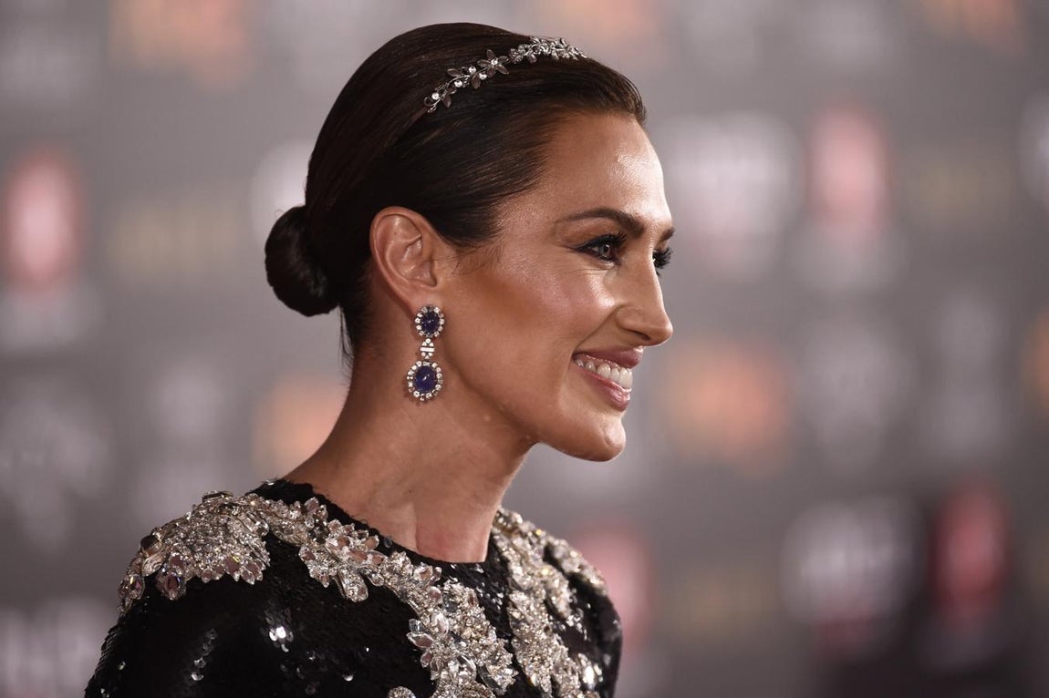 Nieves Álvarez. Los pendientes de la modelo y presentadora son de Bulgari
