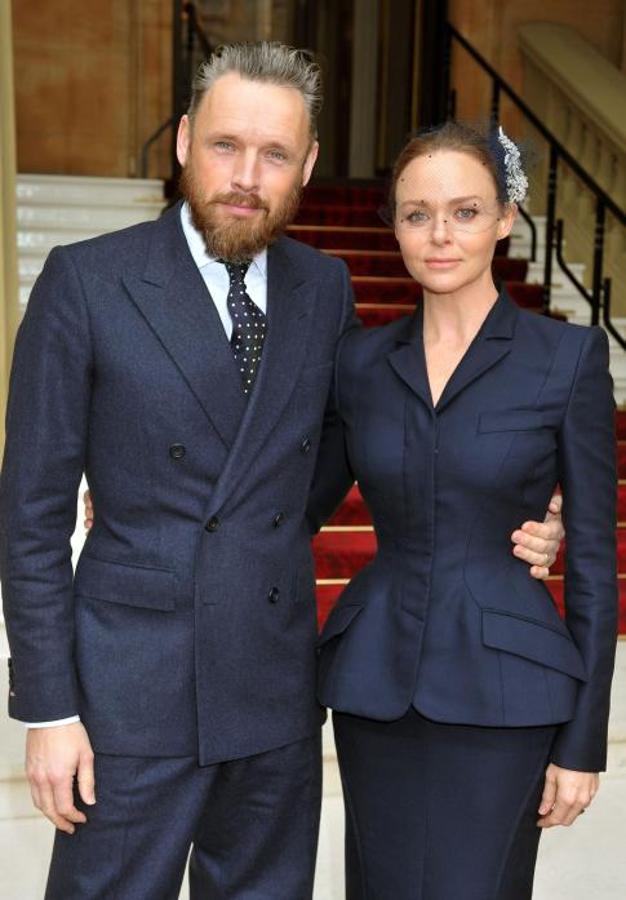 Stella McCartney Alasdhair Willis. Para explicar qué es el ‘british style’ bien podríamos recurrir a este matrimonio. Ella es una de las diseñadoras más reconocidas del circuito de la moda y él, además de director creativo de Hunter, ha trabajado como asesor de imagen de varias celebrities y firmas. ¿Hace falta decir más del por qué merecen un hueco en esta galería?