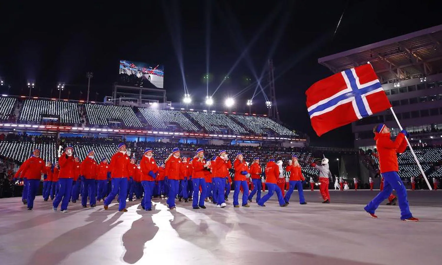 Noruega desfila durante la inauguración de los Juegos Olímpicos de Invierno 2018 celebrados en Pyeongchang. 