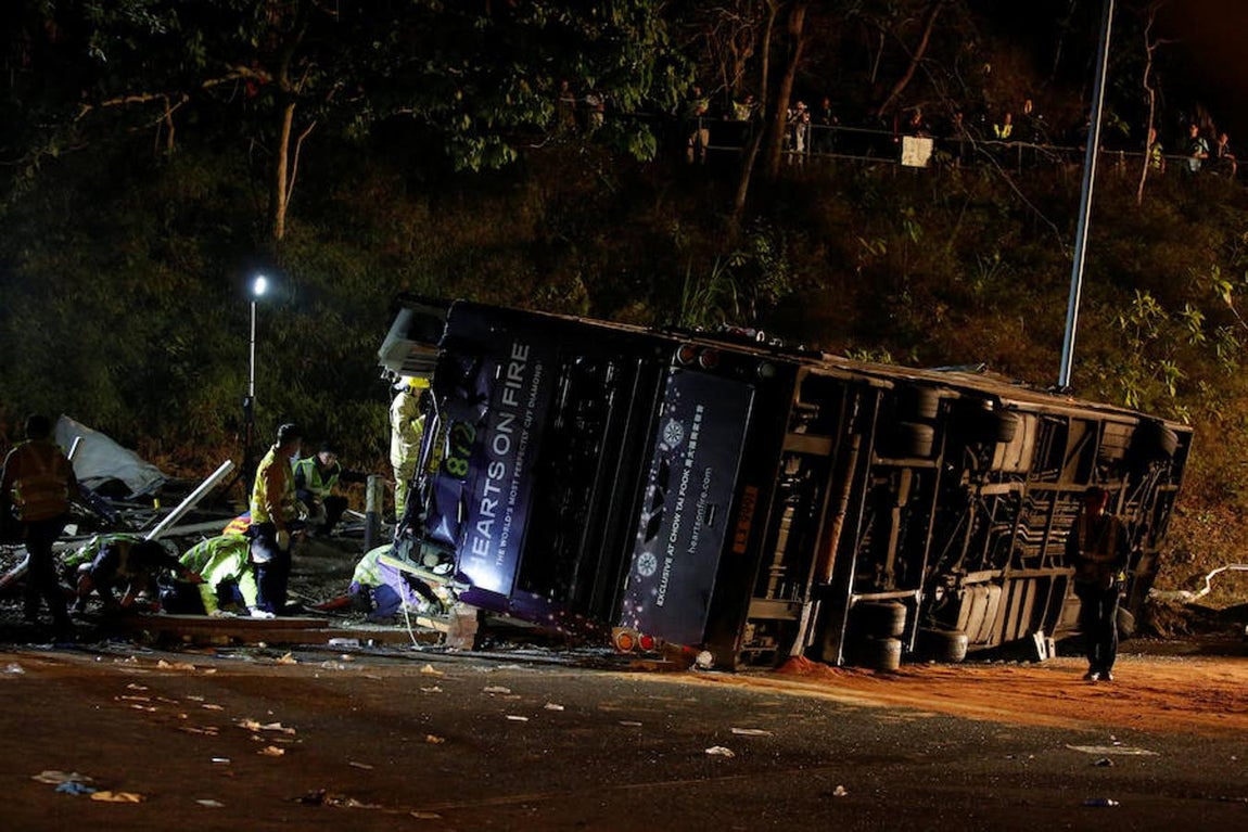 El accidente ocurrió después de que el vehículo se saliera de la carretera. 