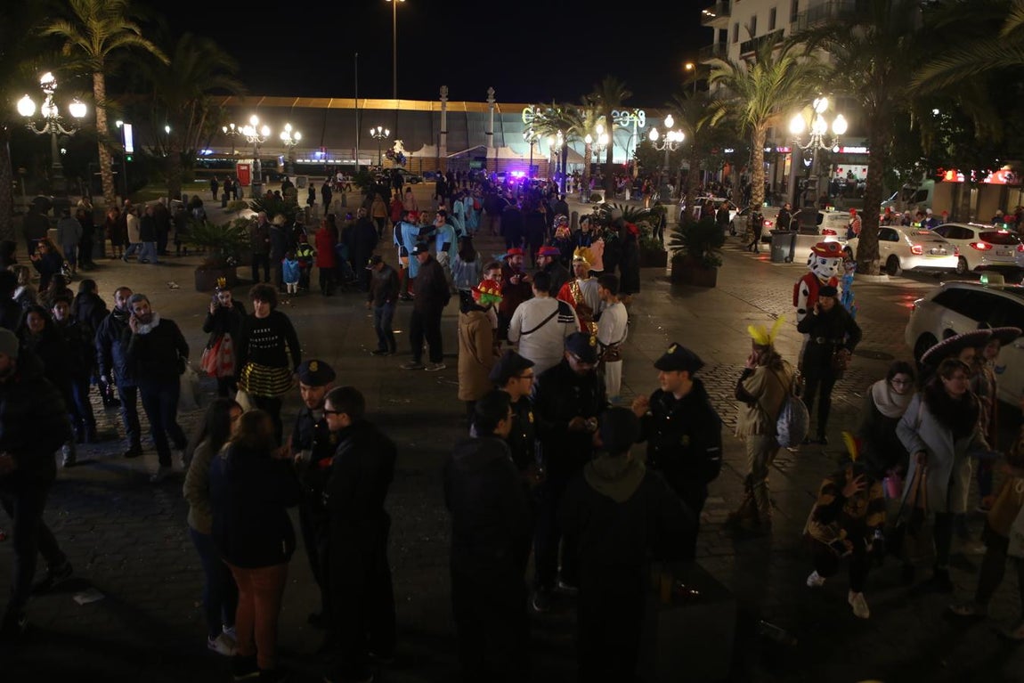 FOTOS: Gran ambiente en el pregón y en la 1ª noche de sábado de carnaval