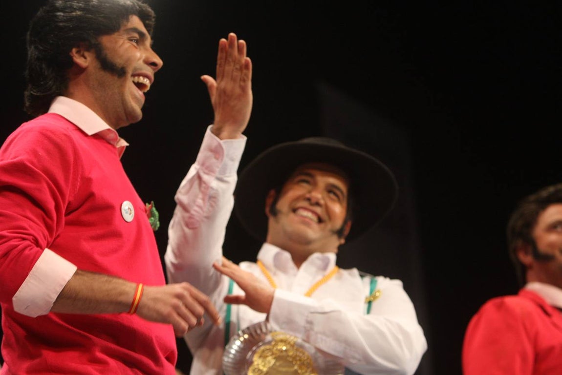 FOTOS: Chirigota Cai de miarma (7,20) en la Final del Falla. Carnaval de Cádiz 2018