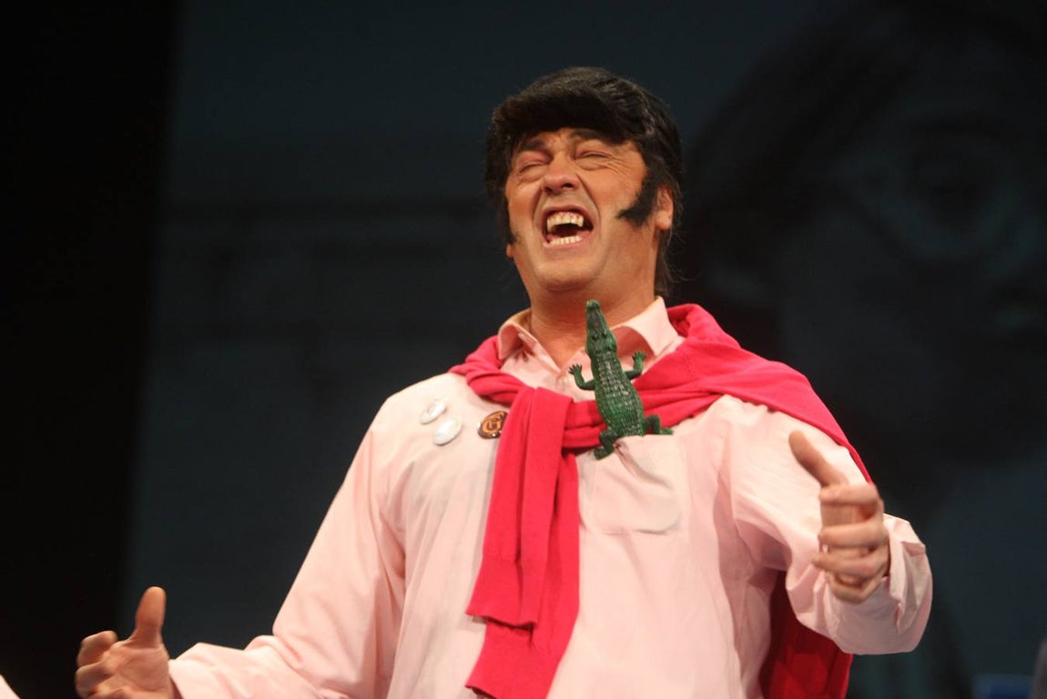 FOTOS: Chirigota Cai de miarma (7,20) en la Final del Falla. Carnaval de Cádiz 2018