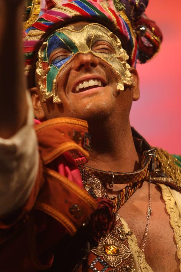 FOTOS: Comparsa El perro andalú en la Final del Falla. Carnaval de Cádiz 2018