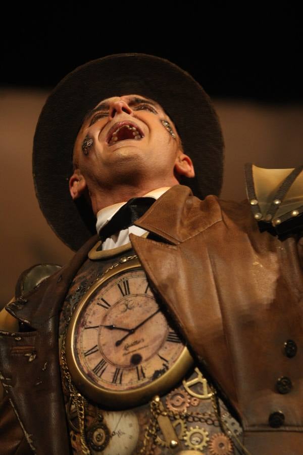 FOTOS: Comparsa Tic-tac, tic-tac en la Final del Falla. Carnaval de Cádiz 2018