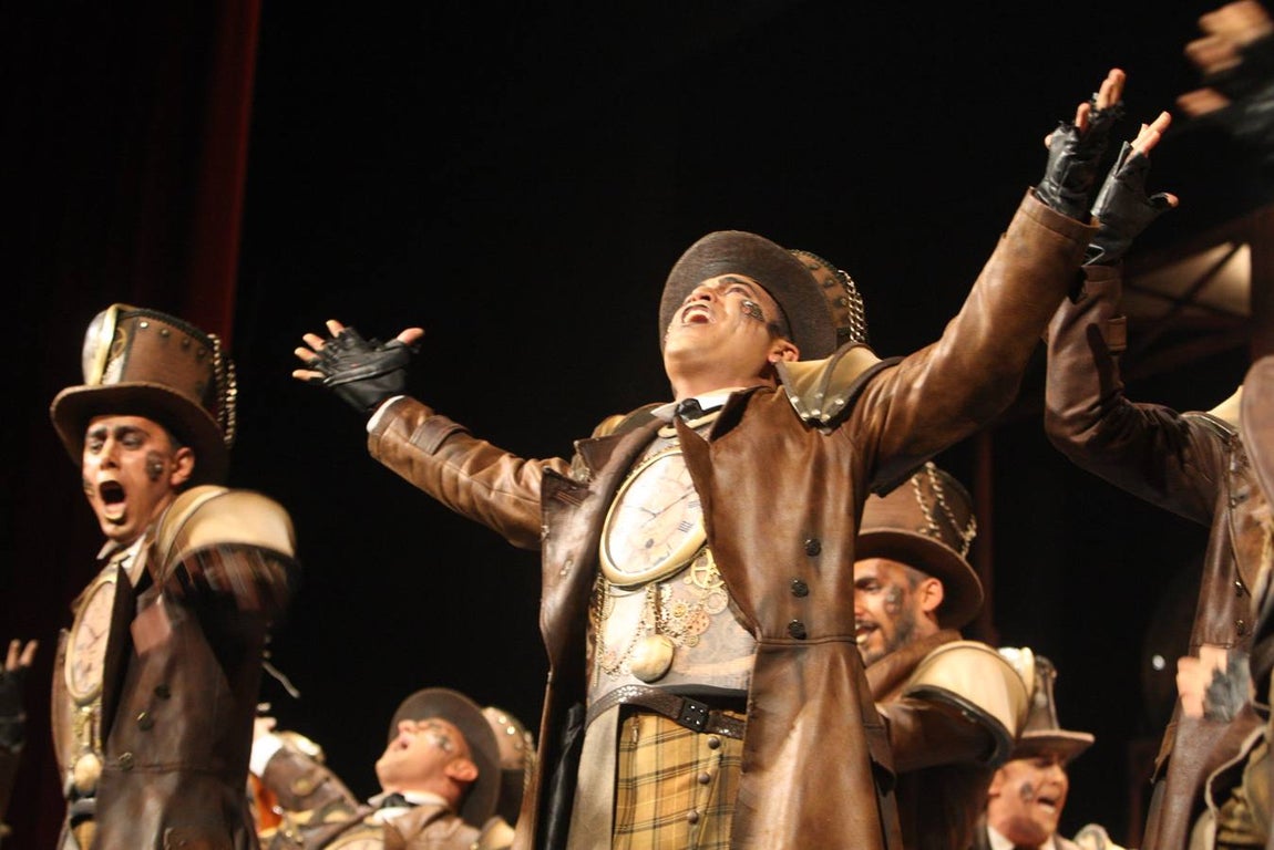 FOTOS: Comparsa Tic-tac, tic-tac en la Final del Falla. Carnaval de Cádiz 2018