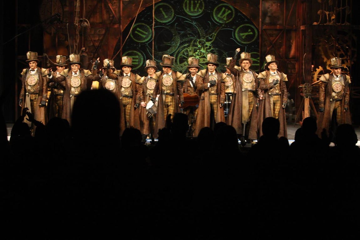 FOTOS: Comparsa Tic-tac, tic-tac en la Final del Falla. Carnaval de Cádiz 2018